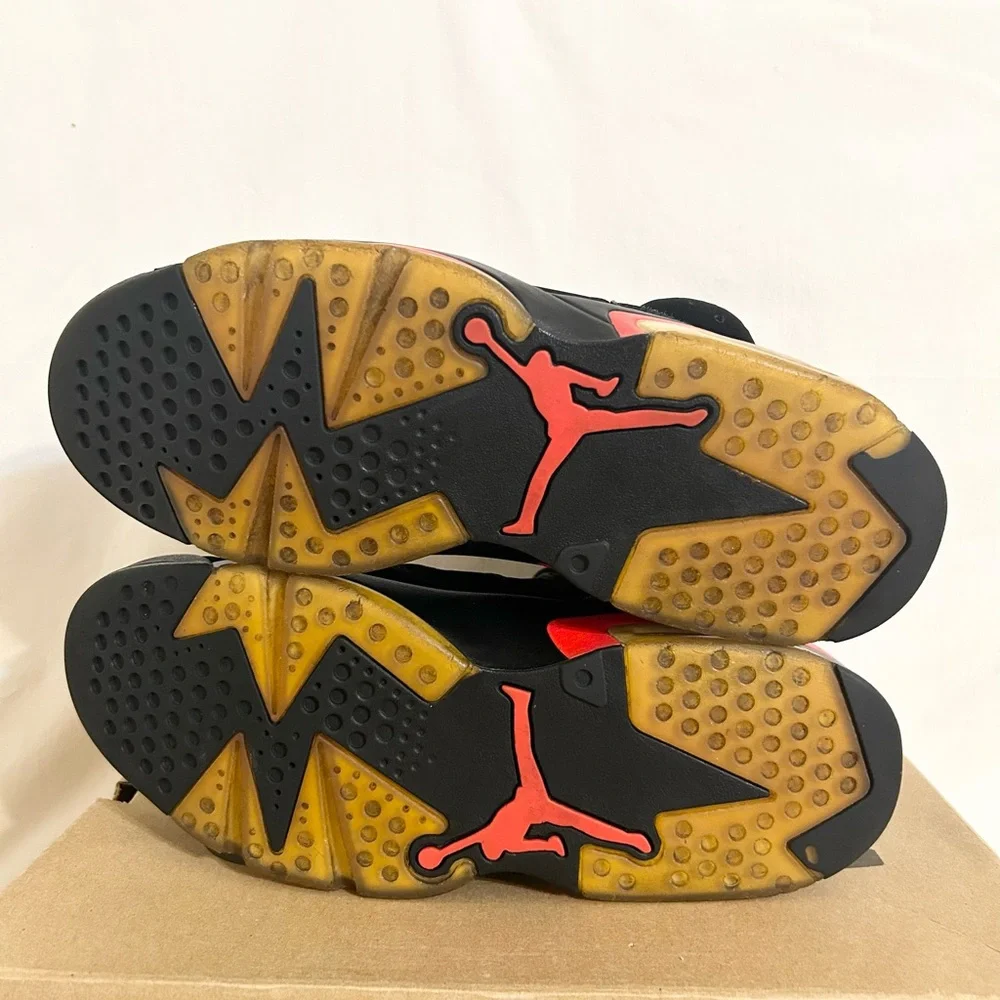 AUTHENTIC Jordan 6 Retro Infrared size 9 384664-060 2019 PRE-OWNED